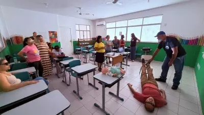 Educadores de Carapebus recebem treinamento em primeiros socorros para emergências escolares