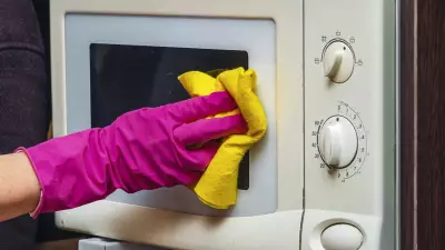 Eletrodomésticos amarelados? Solução caseira com água sanitária e bicarbonato