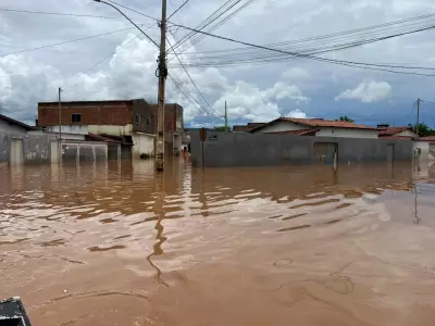 Espinosa em alerta vermelho: chuvas intensas deixam ruas alagadas e milhares de desalojados