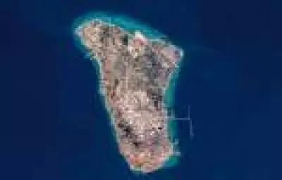 EUA estudam capturar ilha crucial do Irã para reabrir Estreito de Ormuz, diz site