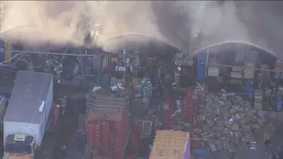 Incêndio atinge pavilhão da Ceasa-RJ em Irajá; bombeiros combatem chamas