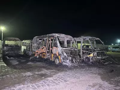 Incêndio destrói frota de ônibus escolares em garagem municipal de Queimadas, na Paraíba