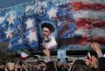 Irã busca sucessor de Khamenei sob ameaça israelense; processo pode atrasar