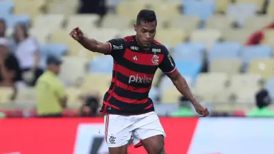 Lesão de Alex Sandro abre chance para Ayrton Lucas se redimir no Flamengo