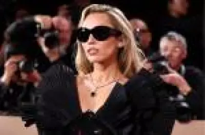 Macron reacende tendência dos óculos oversized como símbolo de poder e estilo na moda