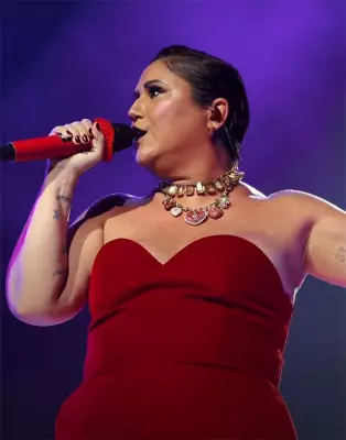 Maria Rita estreia 'Redescobrir vol. 2' com filho na banda em homenagem a Elis Regina