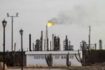 Mercados financeiros reagem à guerra no Oriente Médio com quedas e alta do petróleo