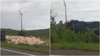 Motorista de 33 anos morre após caminhão com frangos tombar na CE-060 no Ceará