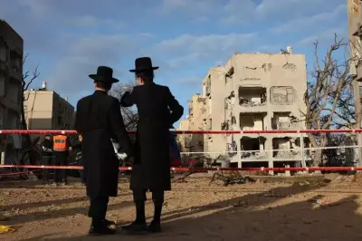 Míssil iraniano atinge zona 'segura' em Israel, deixando 175 feridos e 500 desalojados