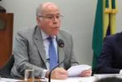 Oposição convoca chanceler Mauro Vieira para explicar postura do governo sobre ataques do Irã