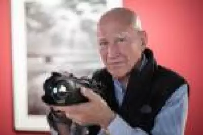 Paris inaugura grande exposição gratuita em homenagem a Sebastião Salgado