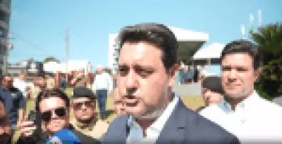 Ratinho Júnior anuncia foco no Paraná após desistir da Presidência e promete 'escudo' contra Brasília