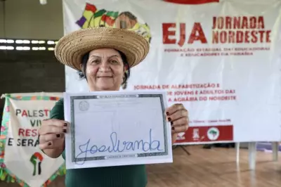 Recife celebra formatura de 30 mil alfabetizados em programa social do MEC