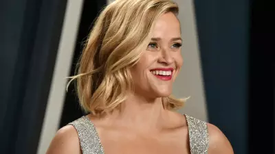Reese Witherspoon completa 50 anos: uma trajetória de sucesso em Hollywood