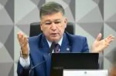 Senador Carlos Viana explica repasses de emendas para fundação da Igreja Lagoinha