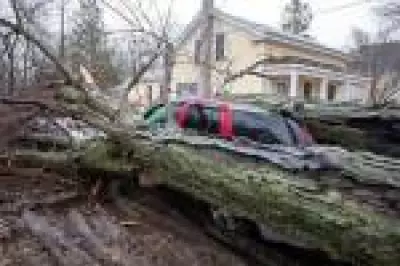 Tornados nos EUA deixam seis mortos e rastro de destruição em Michigan e Oklahoma
