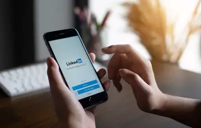 Tradutor de IA que converte frases em 'linguagem do LinkedIn' viraliza, mas especialistas alertam para riscos