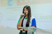 Adolescente pernambucana com deficiência visual vence concurso internacional de redação da paz