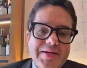 Advogado Victor Travancas anuncia pedido de impeachment do governador do Rio