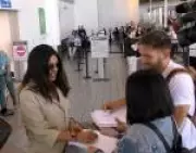 Atriz Priyanka Chopra é acusada de contratar fãs falsos para autógrafos após Oscar