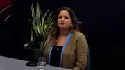 Bahia registra 21 feminicídios em 2025, com 97 casos no ano, e podcast debate epidemia de violência