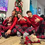 Brasileira detida pelo ICE relata abusos psicológicos e maus-tratos em prisão nos EUA