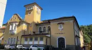 Briga generalizada entre alunos causa tumulto e depredação em escola estadual de Petrópolis