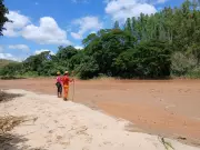 Buscas por desaparecido em enxurrada completam 15 dias em Ubá, Minas Gerais