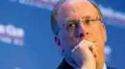 CEO da BlackRock alerta: petróleo a US$ 150 pode causar recessão global drástica