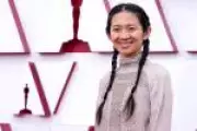 Chloé Zhao: a única diretora indicada ao Oscar 2026 com 'Hamnet'