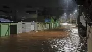 Chuva intensa causa alagamentos e deslizamentos em Itabira, MG