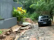 Chuvas intensas em Monte Mor causam erosão e buracos que impedem ônibus escolar