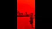 Ciclone Narelle tinge céu da Austrália Ocidental de vermelho intenso com poeira oxidada
