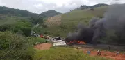 Colisão frontal entre carretas deixa três feridos na BR-101 em Joaquim Gomes, Alagoas