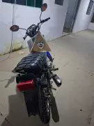 Condutor inabilitado preso ao dirigir moto adulterada e sem placa em Santa Fé de Minas