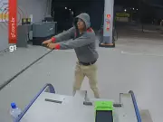 Criminosos rendem vítimas em assalto a posto de combustível no Centro de Rio Branco