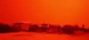 Céu vermelho-sangue na Austrália: ciclone Narelle causa fenômeno apocalíptico com poeira de ferro
