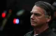 Defesa de Bolsonaro nega comunicação com filho após cobrança de Moraes no STF