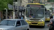 Empresa de ônibus de Cuiabá é condenada a indenizar passageira arrastada em 2015