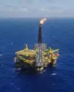 Estreito de Ormuz pressiona petróleo e ameaça inflação e combustíveis no Brasil