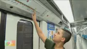 Estudante autista realiza sonho ao conhecer funcionamento do metrô do Rio de Janeiro