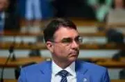 Flávio Bolsonaro critica Moraes por veto a assessor de Trump: 'Arrumando confusão com EUA'