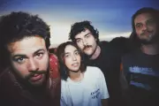 Foto em Grupo: Supergrupo musical estreia no Lollapalooza 2026 com polêmica e inovação