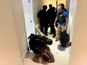 Homem é preso após manter ex-mulher e filha de 1 ano reféns na Barra da Tijuca