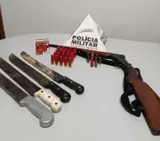 Homem preso por agressão com facão tenta subornar policiais em Pocrane