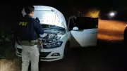 Homem sequestrado é resgatado amarrado em porta-malas de carro roubado após perseguição na BR-116