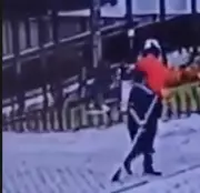 Idosa de 91 anos é empurrada e assaltada por criminosos em João Pessoa