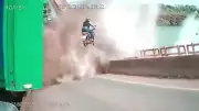 Imagens inéditas mostram queda de ponte entre TO e MA com moto arremessada e caminhões despencando