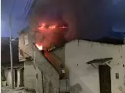 Incêndio destrói residência no bairro São Francisco em Caruaru, sem vítimas