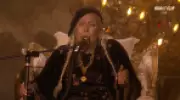 Joni Mitchell revela como aneurisma cerebral transformou sua vida positivamente